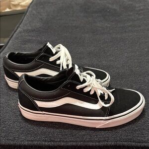 Vans Women’s Black and White Sneakers